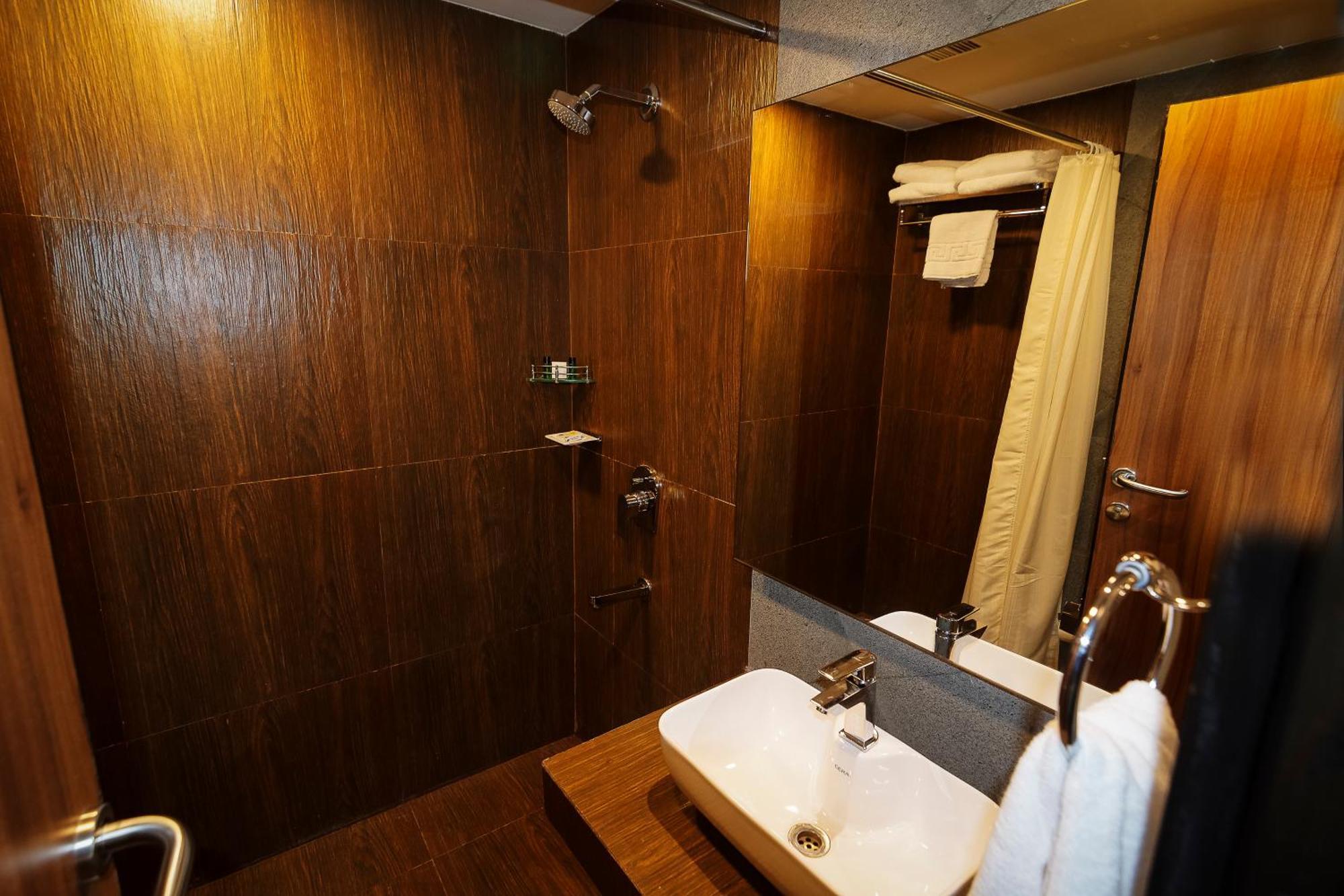 Incredible One Hotel Secunderabad Экстерьер фото
